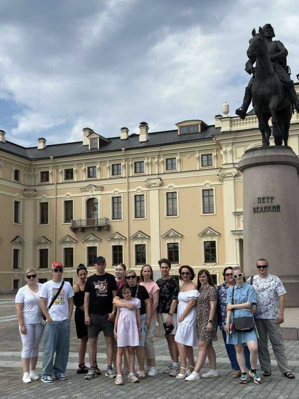 «КАНИКУЛЫ В САНКТ-ПЕТЕРБУРГЕ»