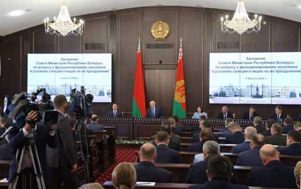 Как Беларуси противодействовать санкциям, обсуждают на Совмине с участием Президента