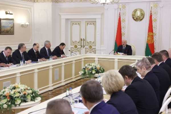 Александр Лукашенко провел совещание по ценам и инфляции