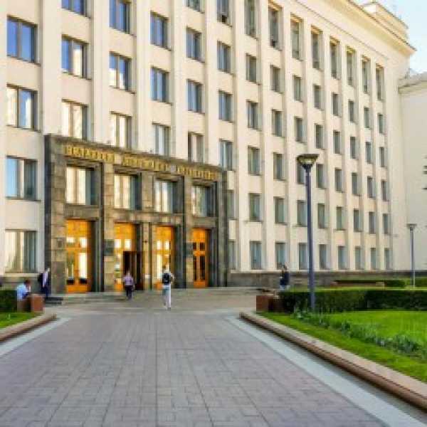 Электронная очередь для подачи документов в вузы будет работать и в следующем году